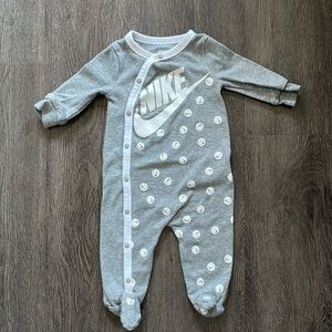 Baby Nike Onesies 6m